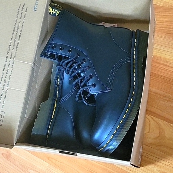 Women's Dr. Martens - Picture 3 of 9